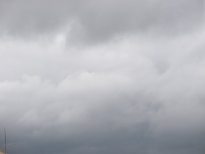 Серое небо