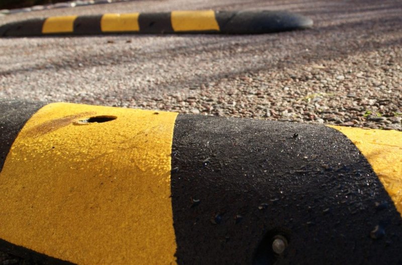 Лежачий полицейский