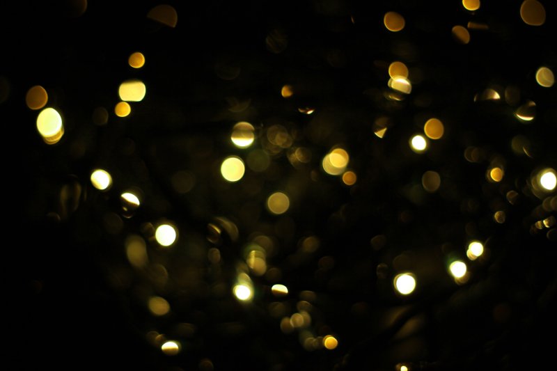 Блики на черном фоне