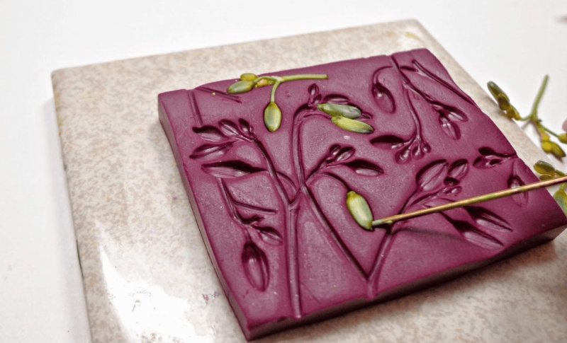 Оттиск на глине