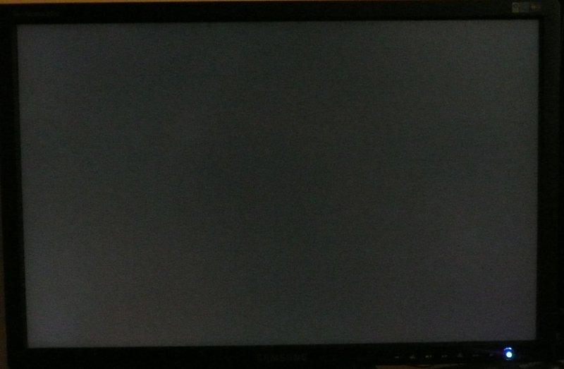 Темный экран