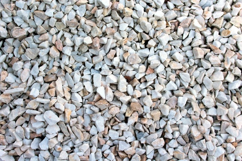 Отсыпка мраморной крошкой