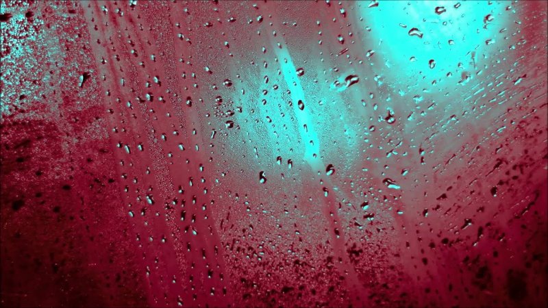 Капли на стекле