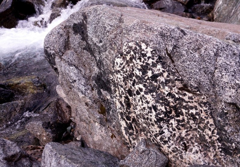 Диорит пегматит