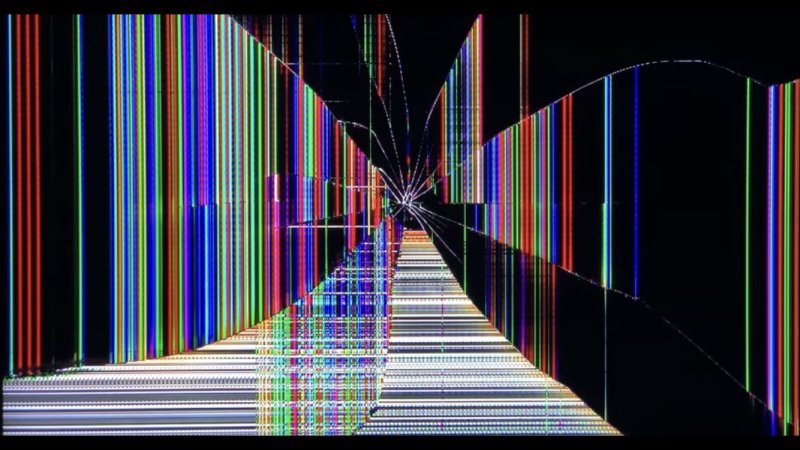 Сломанный экран телевизора