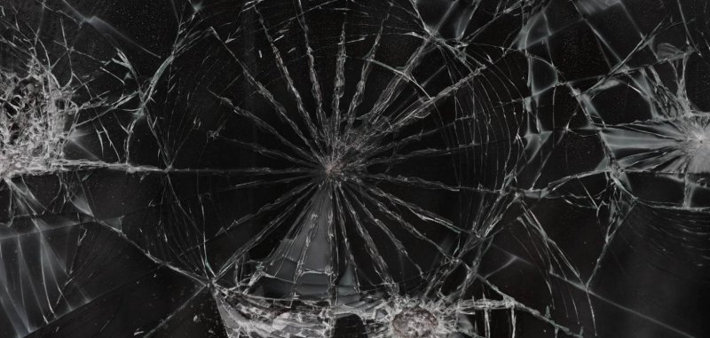 Треснутое стекло