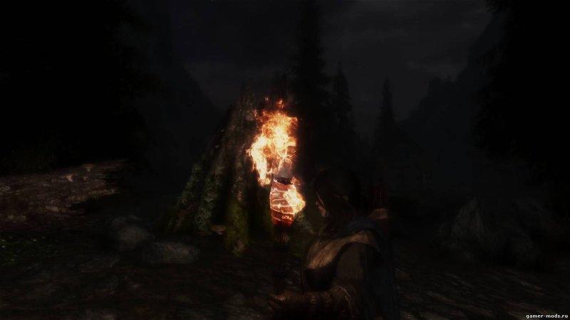 Воин с факелом в пещере