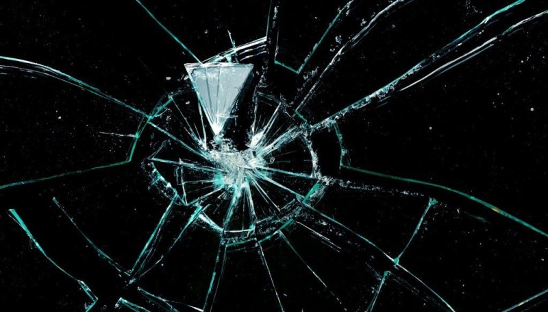 Разбитое стекло