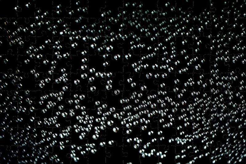 Пузырьки на черном фоне