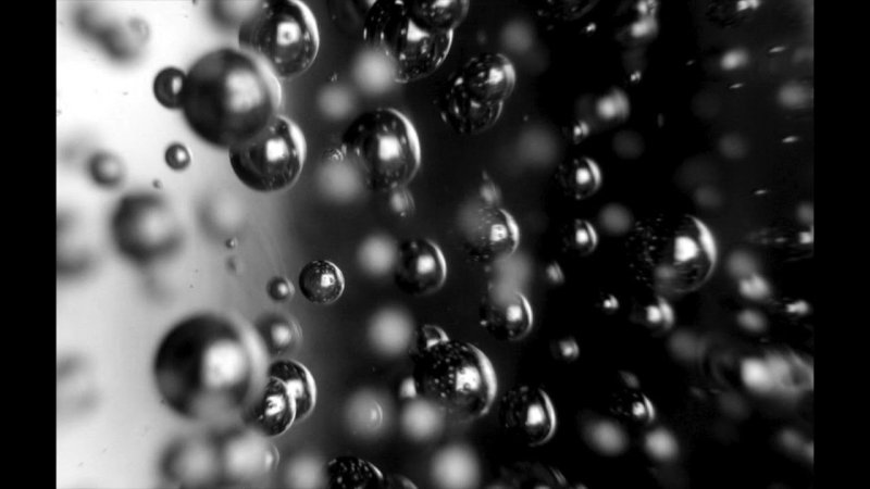 Пузырьки на черном