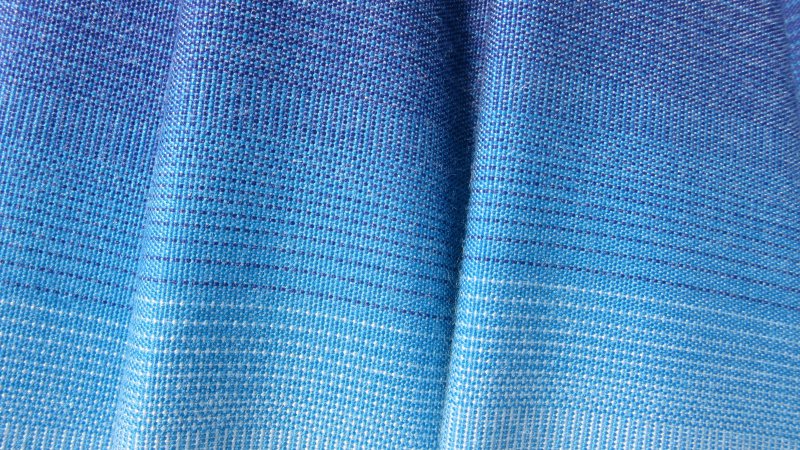 Голубая ткань
