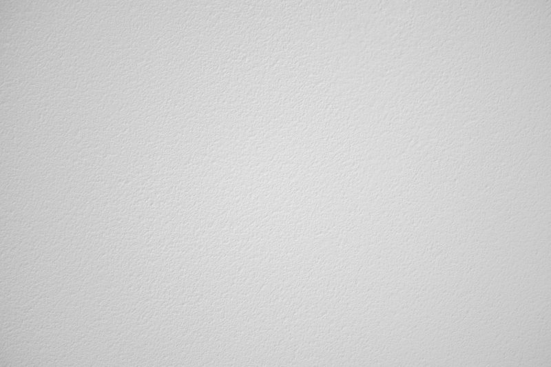Белая стена