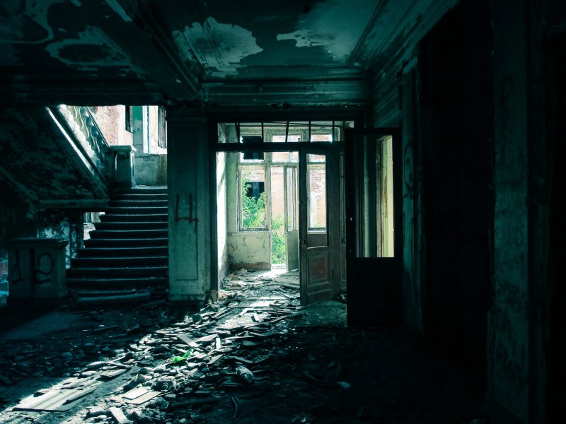 Заброшка внутри фон гача лайф