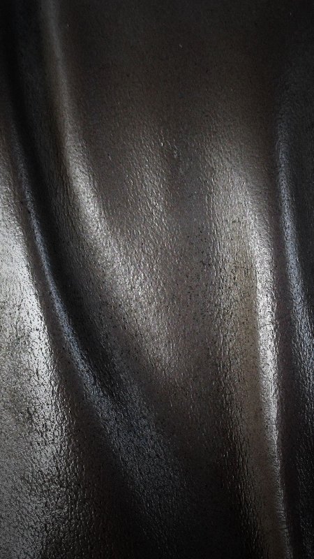 Черная кожа