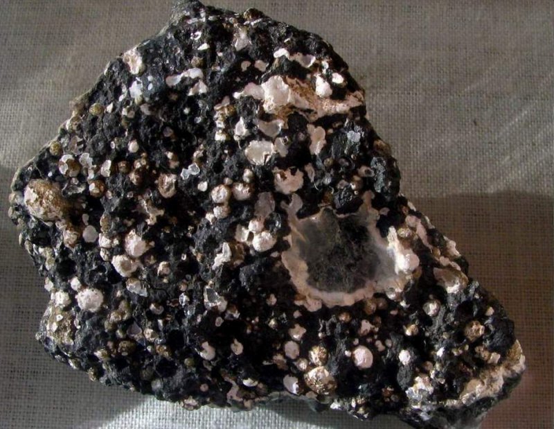 Мандельштейн Горная порода