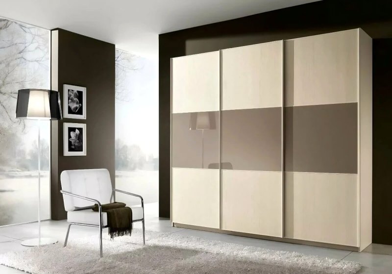 Шкаф купе три двери лакобель