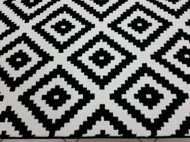 Ковер с геометрическим узором