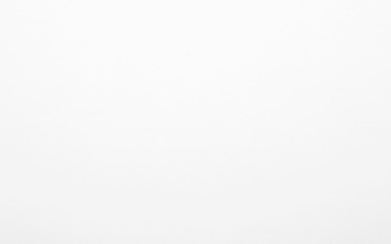 Белый гладкий Эггер