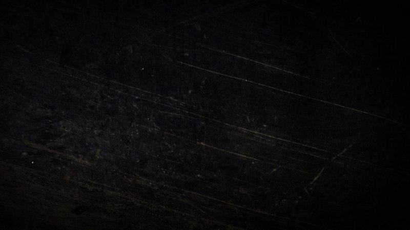 Царапины на черном фоне