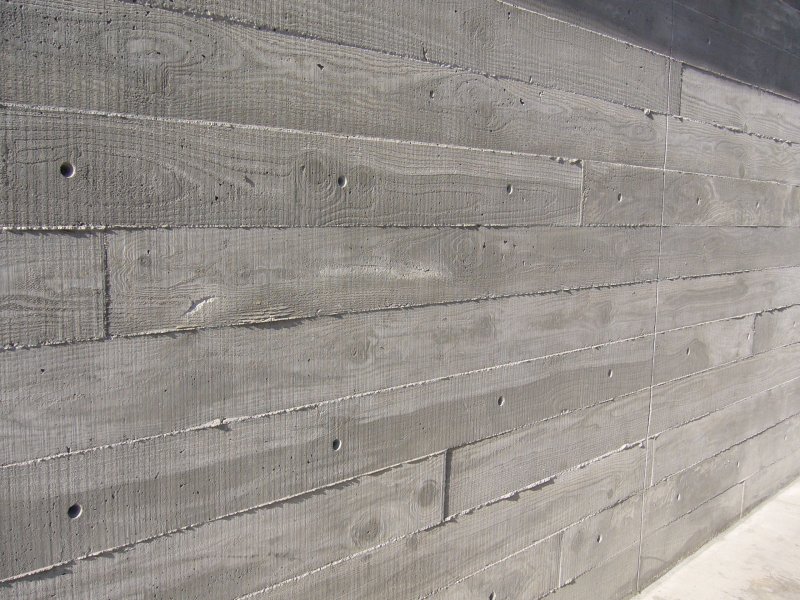 Имитация дерева на бетоне