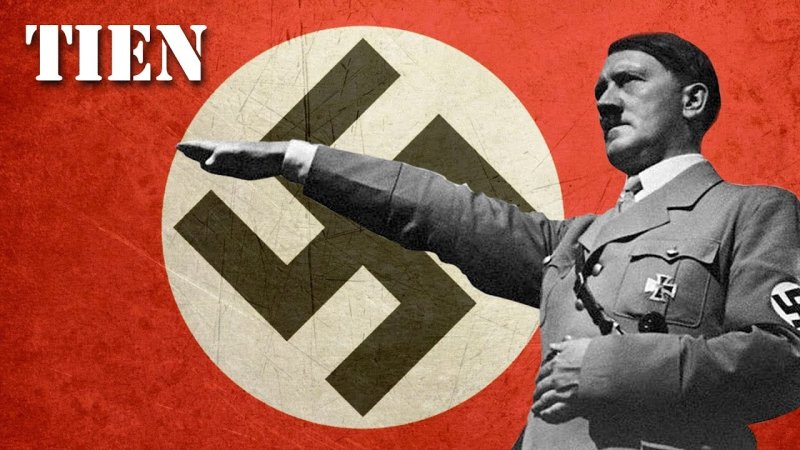 Адольф Гитлер зигует