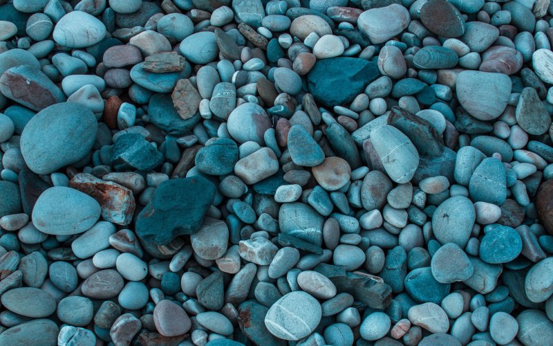 Голубые камушки