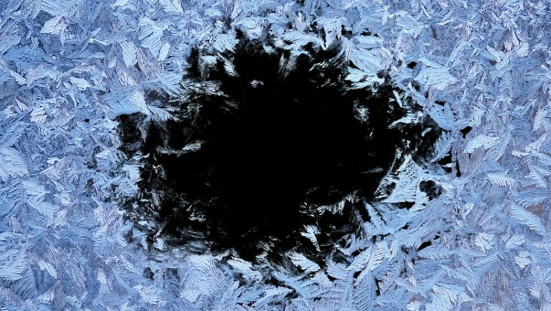 Лед на стекле