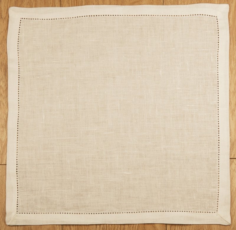 Льняная скатерть сверху