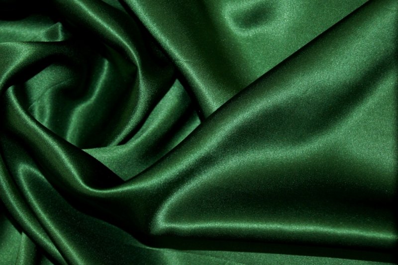 Изумрудный атлас ткань