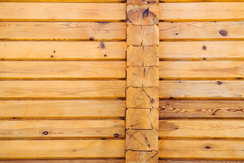 Стена из бруса