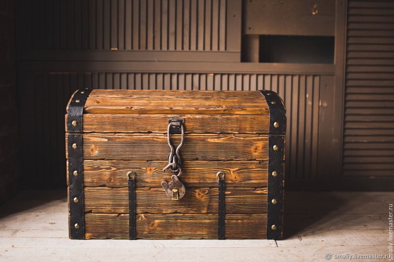 Антикварный сундук