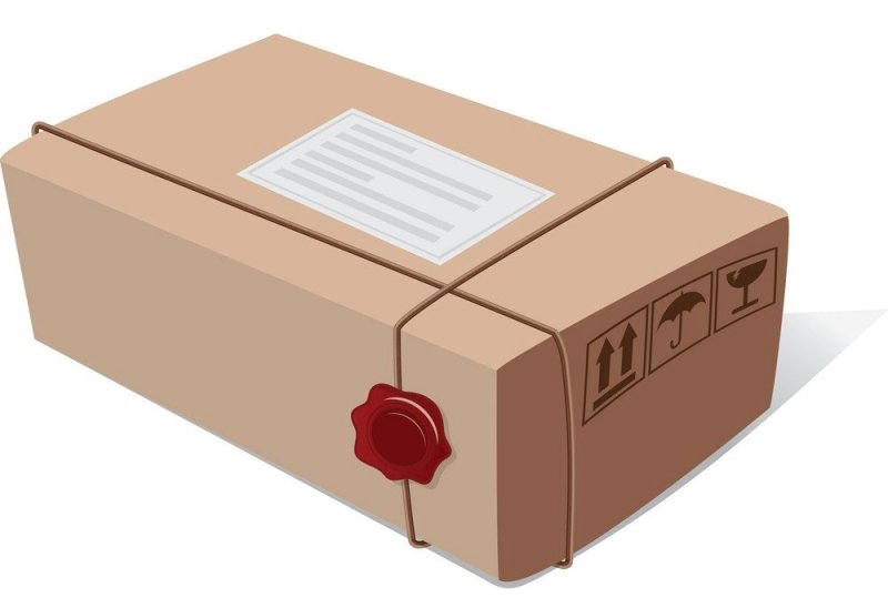 Посылка на белом фоне