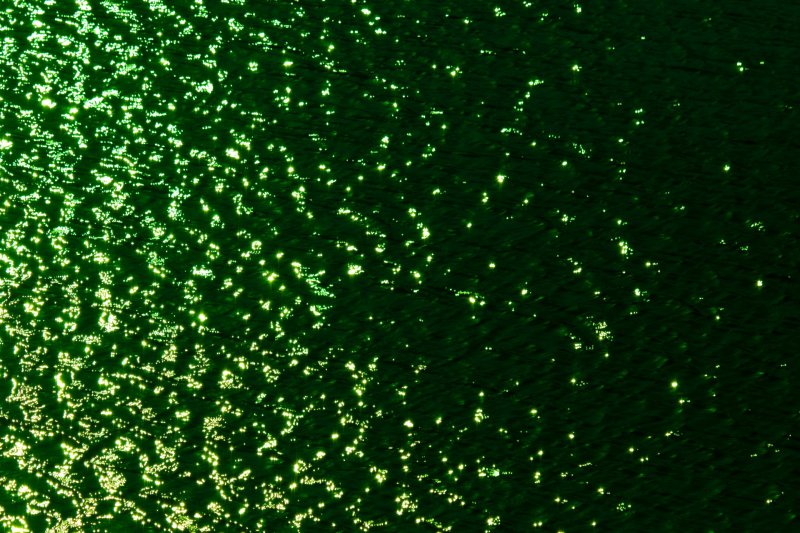 Зелёные блёстки