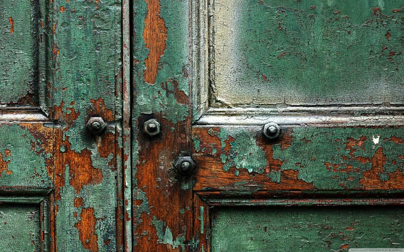 Старая деревянная дверь