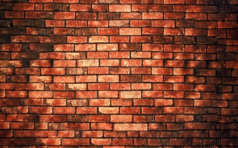 Кирпичная стена