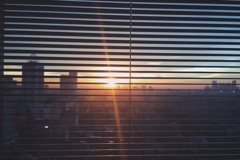 Тень от жалюзи