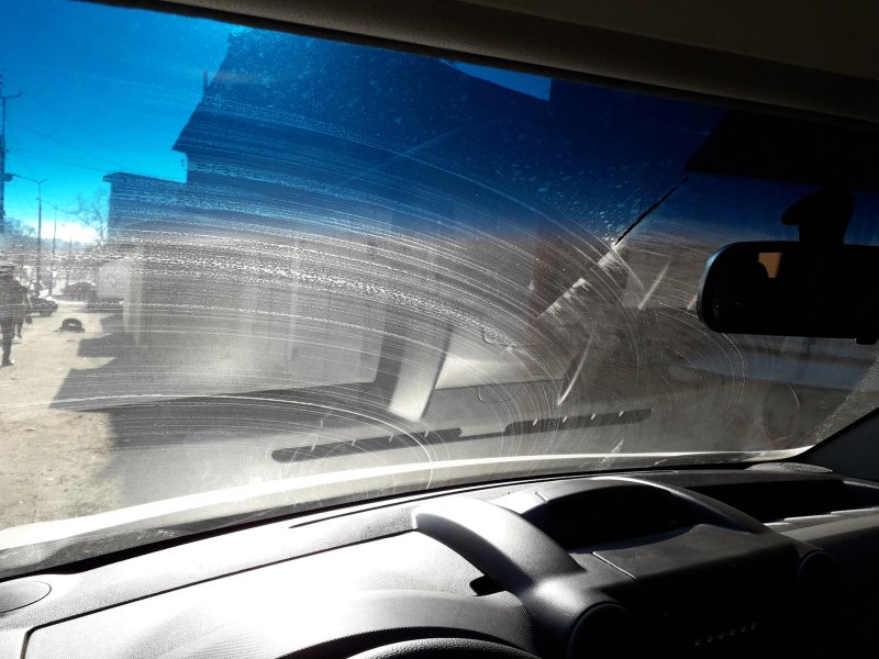 Лобовое стекло