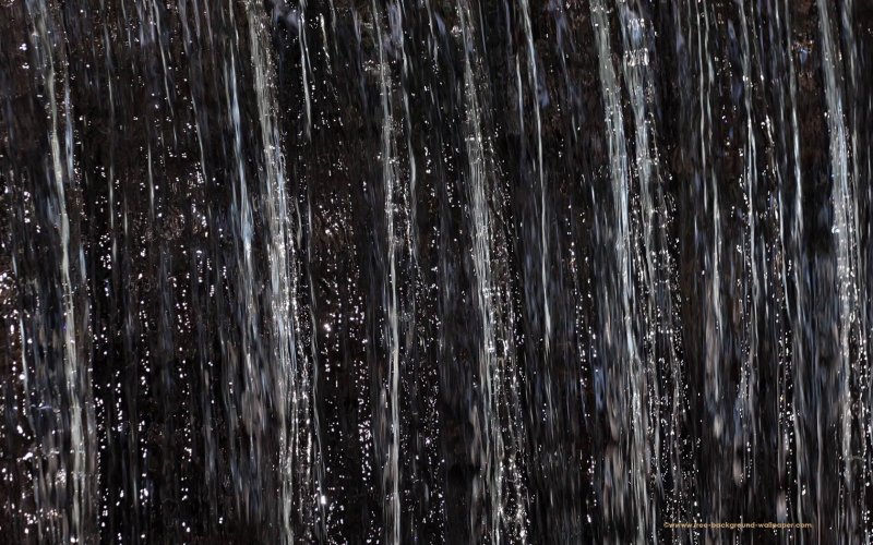 Вода стекает