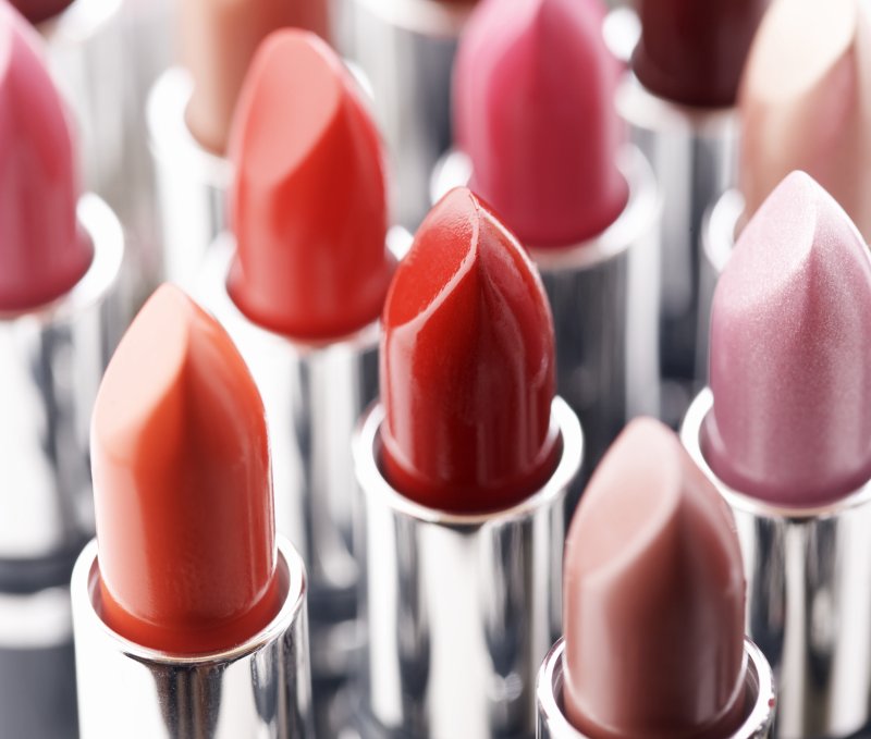 Много помад