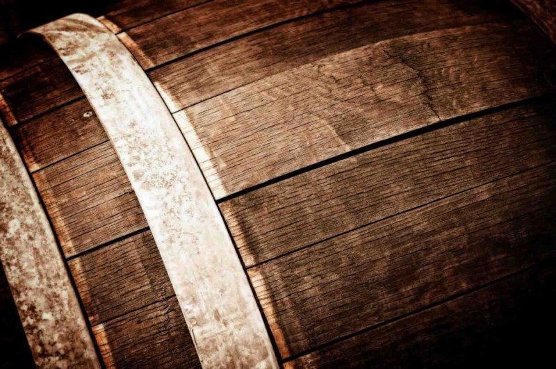 Деревянная бочка