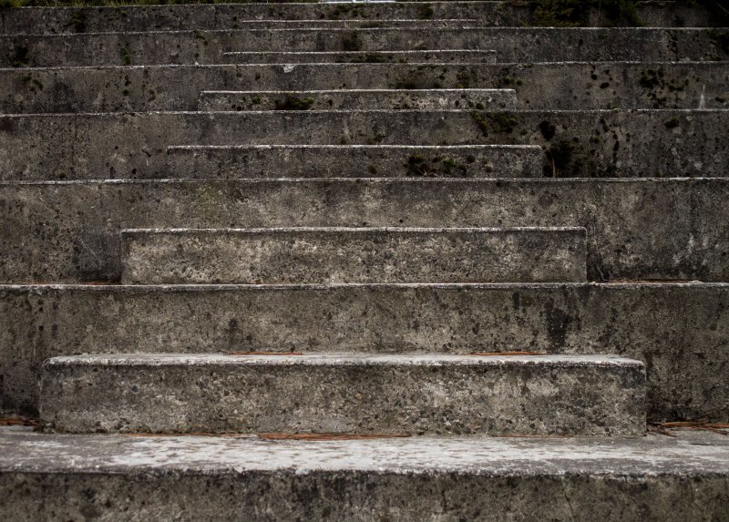 Каменные ступени