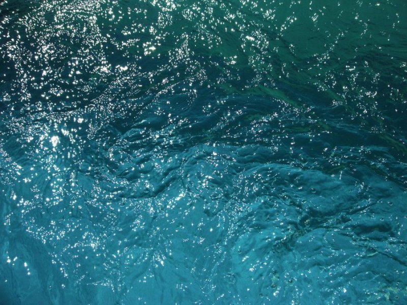 Вода сверху