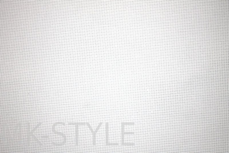 Вышивка на белой ткани