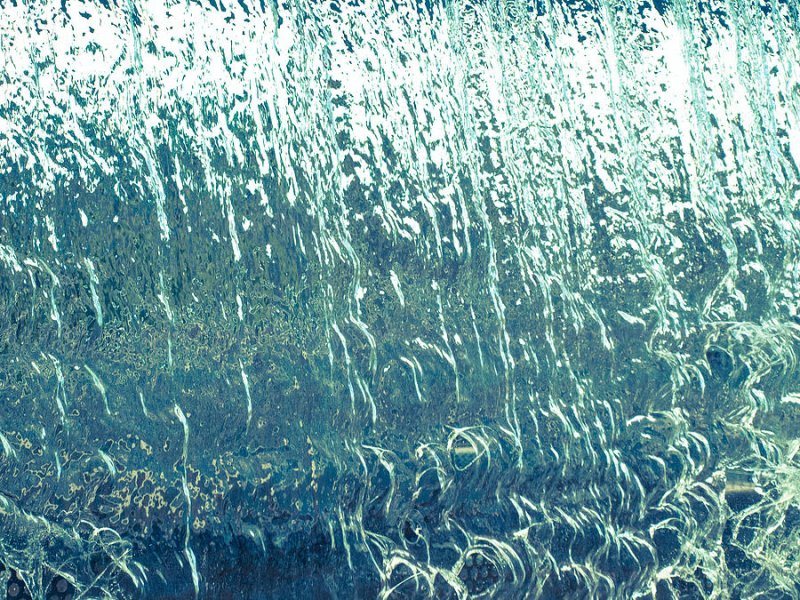 Стена из воды