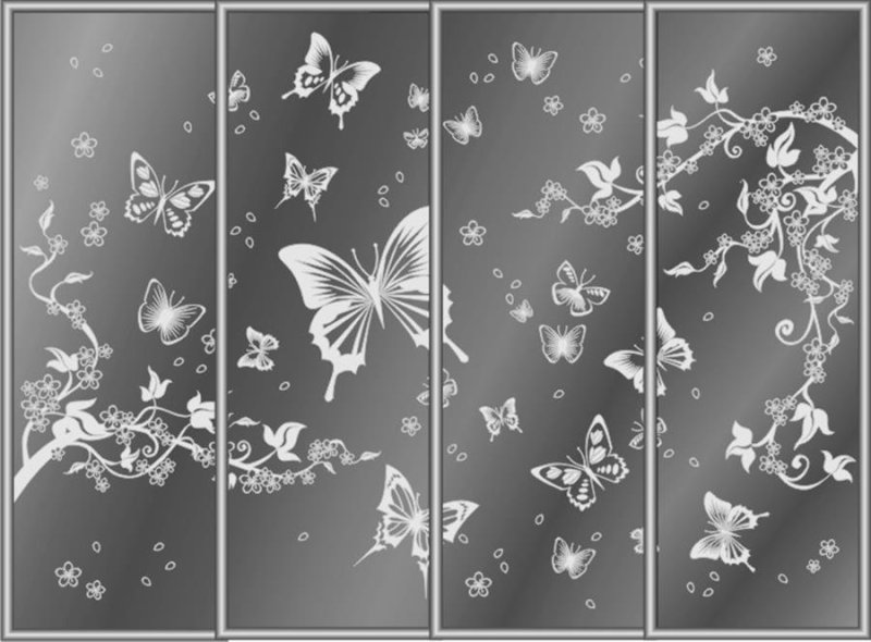 Пескоструй на зеркале шкафа