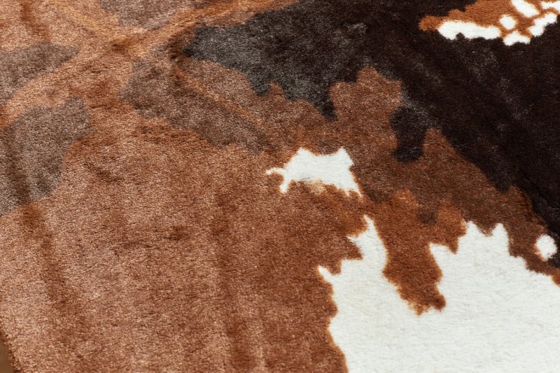 Ковер из коровьей шкуры