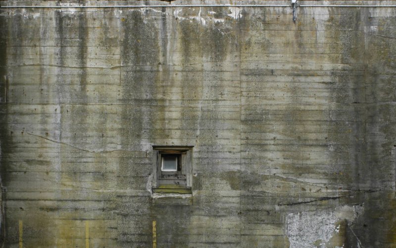 Бетонная стена