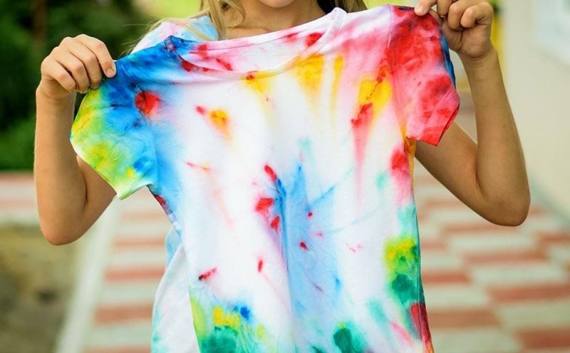 Батик на футболке