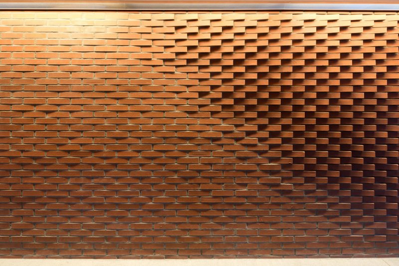 Рельефная кирпичная кладка