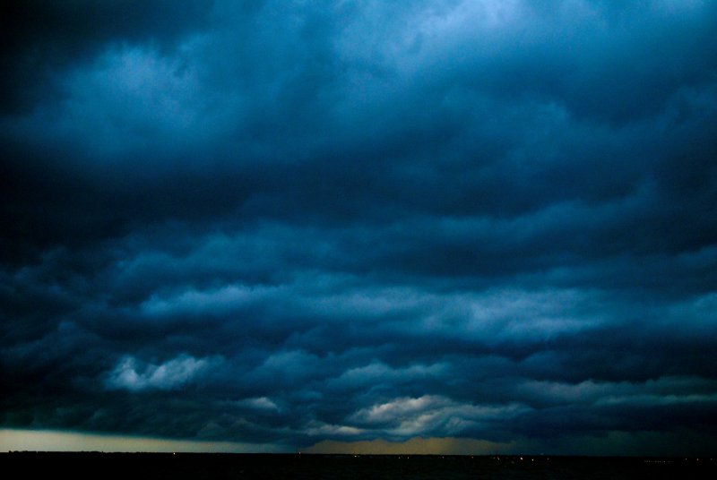 Темно синее небо
